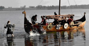viking-long-boat-top