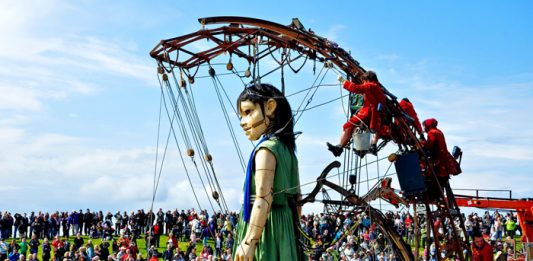 Sea Odyssey Giants 2012. Photo c. artinliverpool