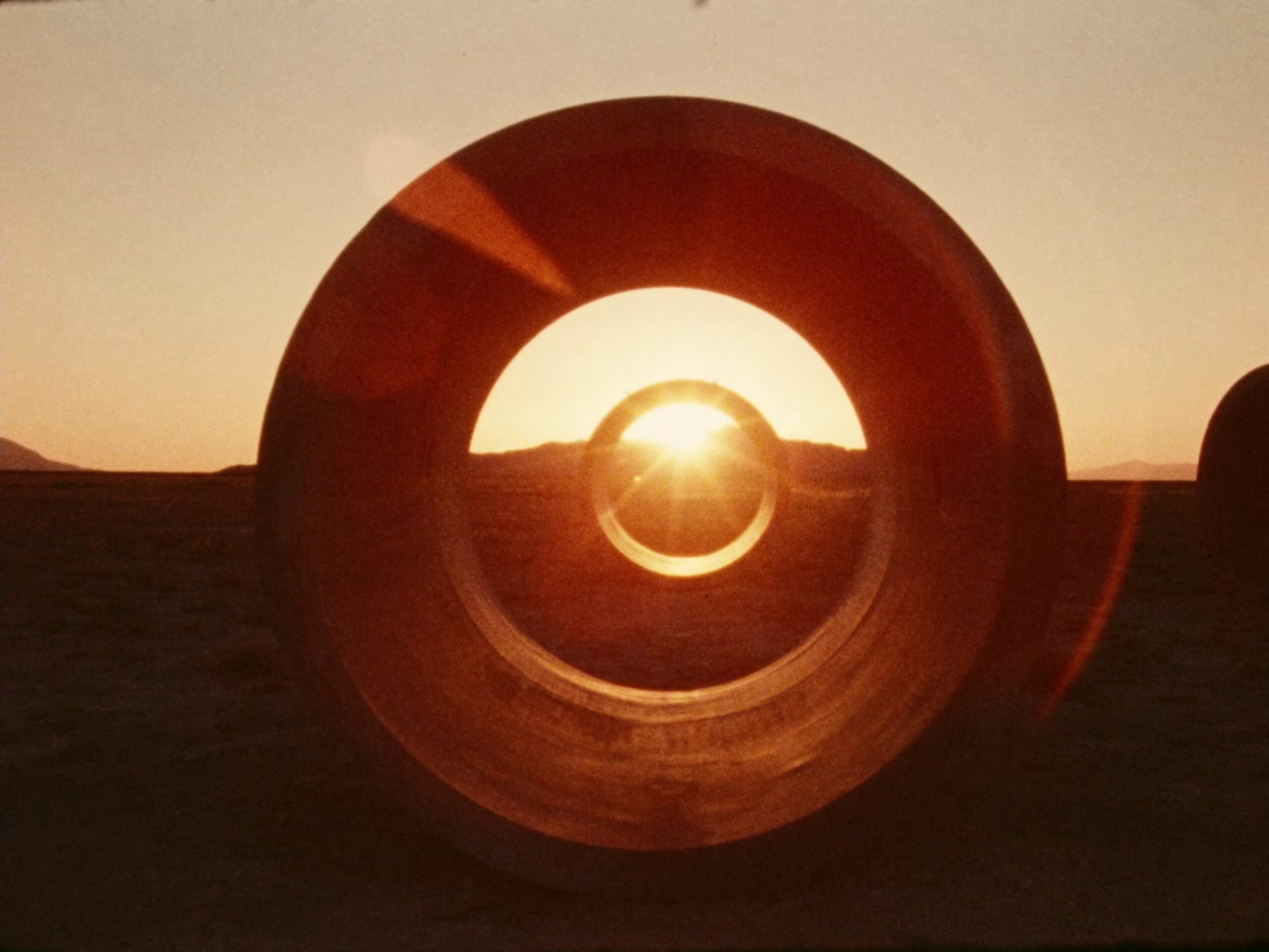 Tate Liverpool: Sun Tunnels